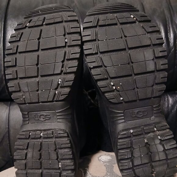 UGG Women's Yose Fluff Waterproof Boot - Picture 4 of 9